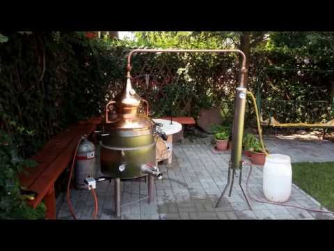 Pálinkafőző dupla falú inox, leeresztő csap, réz kupola és páracső, inox csőköteges hűtő.