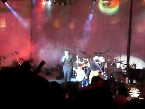 YU Chanuka Concert '07 - Yaakov Shwekey (Hu Yiftach, Yerushalayim, Mashiach, Shehechiyanu)