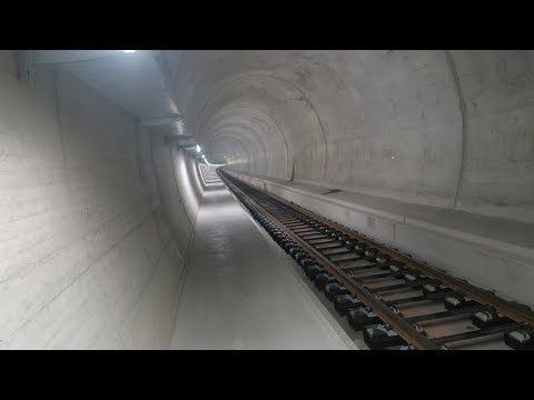 Klappe, die Zweite! Tauchen Sie ein in den Ceneri-Basistunnel.