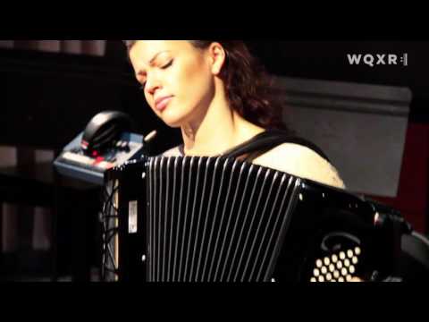 Avi Avital and Ksenija Sidorova Play Bartok's Six Romanian Folk Dances