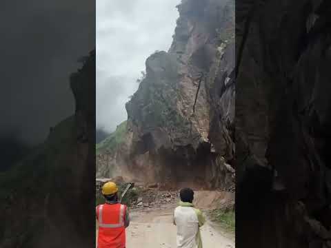 Land slide At Darma Valley way to panchachuli Base camp। #landslide #landslidealert