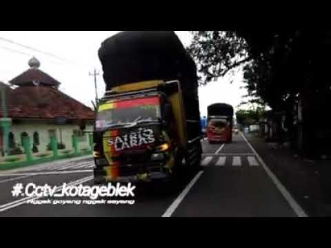 TRUK CANTER INI KONVOI OLENG