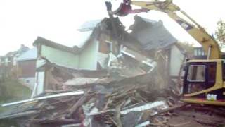 preview picture of video 'Sadie MacDonald's House Demolition'