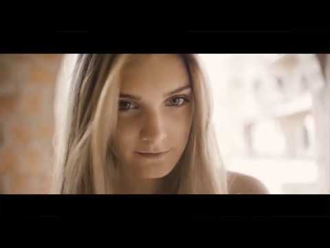 download lagu mp3 mp4 Julia Fleming, download lagu Julia Fleming gratis, unduh video klip Julia Fleming