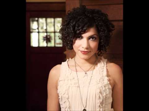 She Aint Me - Carrie Rodriguez