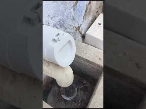Plastic backflow valve