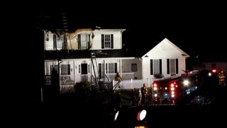 preview picture of video 'Fincastle, VA - Early Morning - Lightning Strike House Fire - 4/12/13'