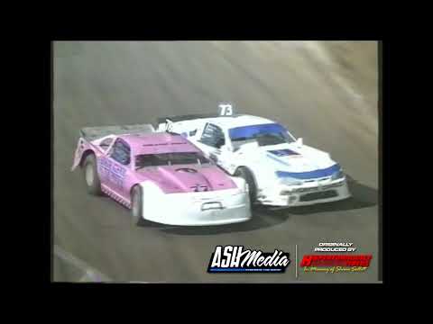 Super Sedans: Chaotic National Title Heat Race - Charlton Raceway