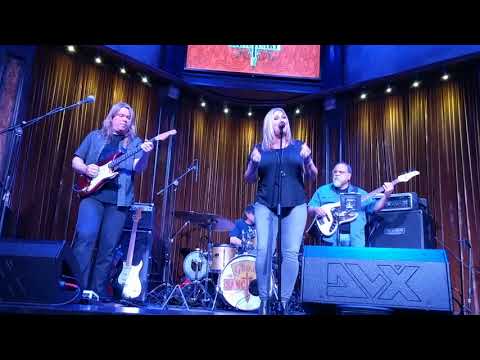 Chaz Marie & Quinten Hope- Mama Knows