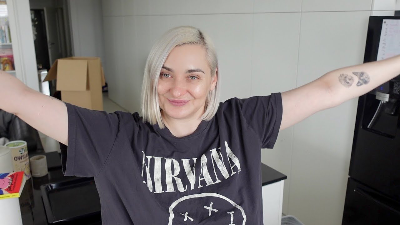 Watch JAK PŁAKAĆ W MIEJSCACH PUBLICZNYCH now JAK PŁAKAĆ W MIEJSCACH PUBLICZNYCH