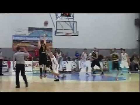 Basketbal Extraliga - Komárno-Inter Bratislava 90:85
