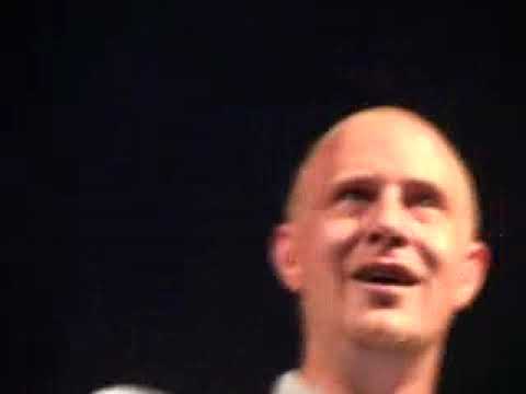 MBMA - Mobbade Barn Med Automatvapen - Live Hultsfred 2003 (BÄTTRE LJUD)