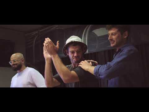 אברהם טל - הולך קדימה | שיר הנושא מתוך הסרט "בחורים טובים"