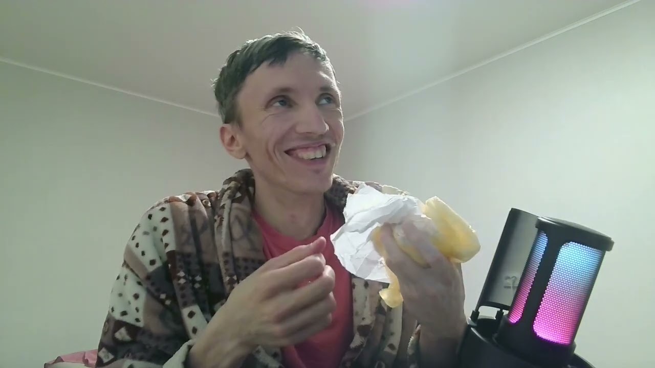 Мукбанг. Ем шаверму по-питерски