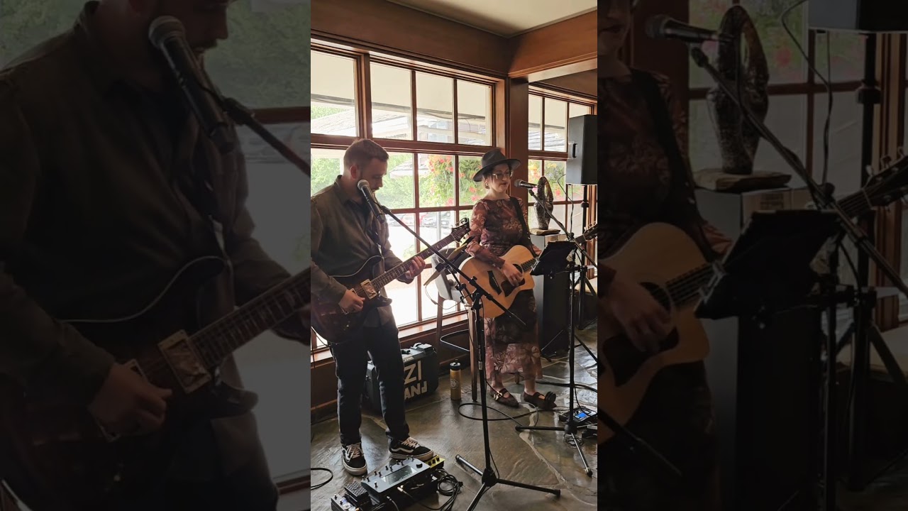 Promotional video thumbnail 1 for IZI band - soulful atmospheres
