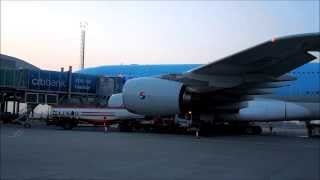 preview picture of video 'Airbus A380 Korean Air 14. 03. 2014 Praha/Prague, Czech Rep.'