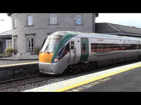 Irish Rail 22000 DMU 22022 departs Mullingar for Dublin