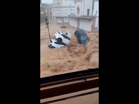 Flash floods hit Spanish town