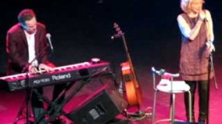 Anneke Van Giersbergen & Danny Cavanagh - Teardrop (Massive Attack Cover)