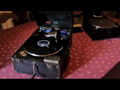 Wingy Mannone, “Strange Blues” on a Decca 120.