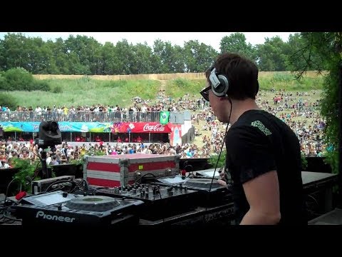 Hardwell - Intro + spaceman vs Somebody I Used To Know ( live at Tomorrowland 2012 )