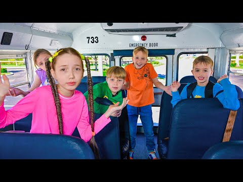 Vlad e Niki imparano le regole dello scuolabus con gli amici