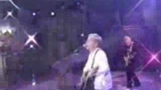 Melissa Etheridge Singing I Run For Life