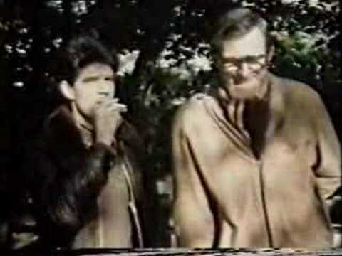 Van Kooten en de Bie - HG Foppe geeft een vuurtje