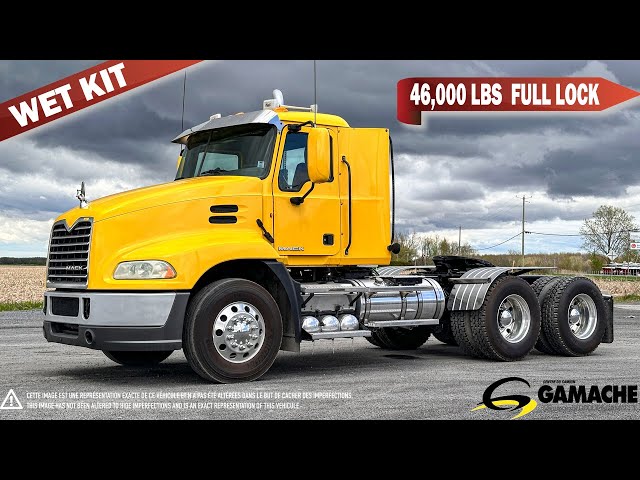 2011 MACK PINNACLE CXU613 DAY CAB in Heavy Trucks in Chilliwack