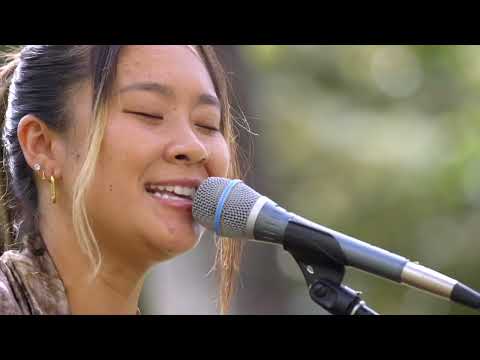 Sierra Lucia - Toxic (HiSessions.com Acoustic Live!)