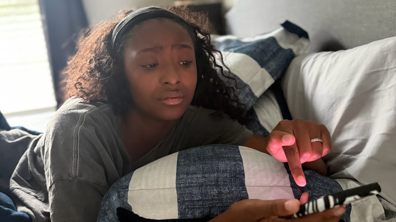 Brooke hangs up in Sharra’s face when she finally picks up her phone call