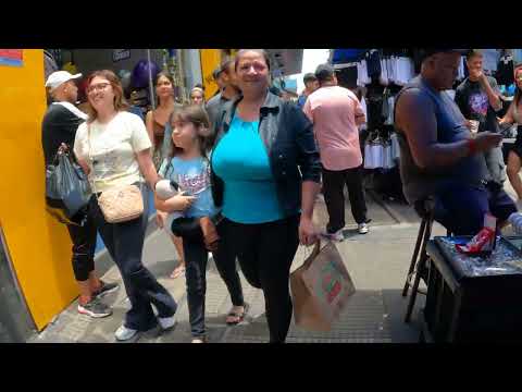 Rua 25 de Março e a Rodoviária do Tietê São Paulo Brasil 4k