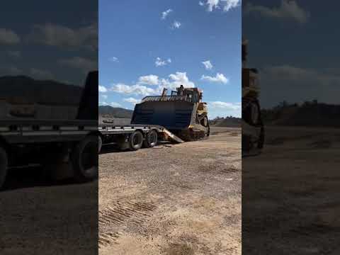 Dozer Loading D9R for transport