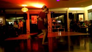 preview picture of video 'Studio Dance 13 - Démo Lindy Hop (Julien et Alexandra)'