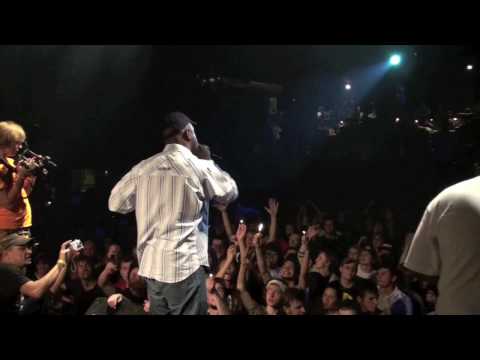 Congo Natty alongside Tenor Fly and Top Cat in Moscow