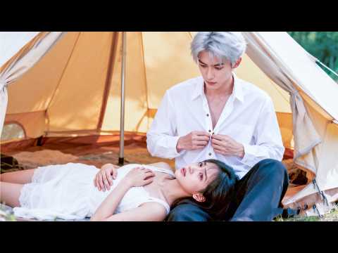 One Wild Night in a Tent—She Became the Cold CEO’s Salvation, His Obsession!