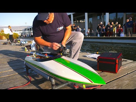 RC MODEL SPEED BOAT ACTION OUTDOOR ON THE POOL!! *RC POWER BOAT, RC RACE BOAT