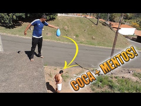 JOGUEI UM BALÃO GIGANTE DE COCA COM MENTOS NO CASTOR!