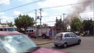 preview picture of video 'Incendio C.B.Ñ en Peñalolen. Ñuñoa F.D. in Structural Fire'