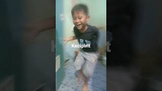 Download lagu kecepirit di celana abis itu dan orang nya mati berak amin mp3