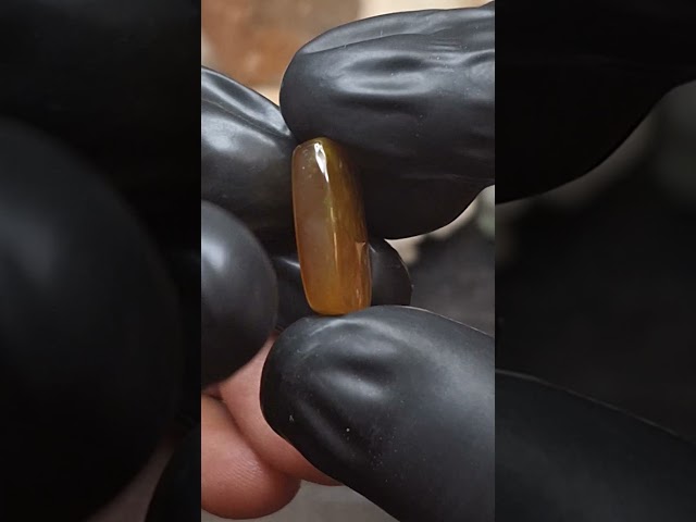 حجر عقيق مشمي مصفر قص مربع