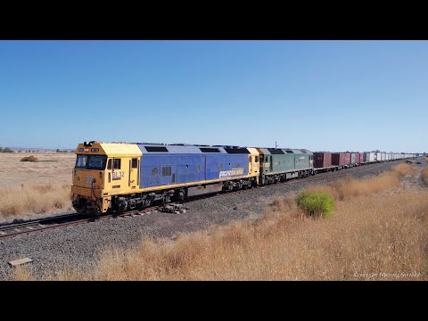 7902V Container Train From Mildura With BL32 & G520 (17/3/2023) - PoathTV Australian Railways