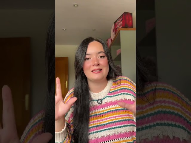 Vídeo relacionado con Compláceme (Erótica Esencia)