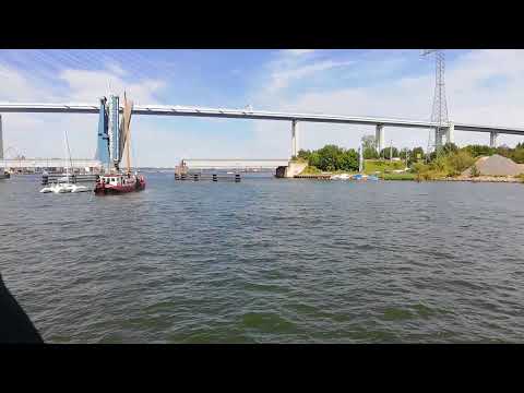 Stralsund: Schifffahrt durch den Rügendamm | MS Binz