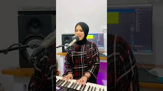 Download lagu Rahmatun lil'Alamin - maher zain cover by putri ariani mp3