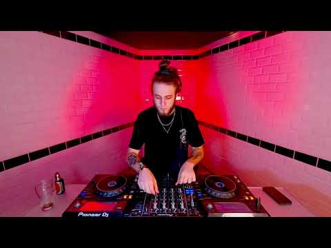 TWISTED MATERIAL / 155 BPM - 075 BASS STATION