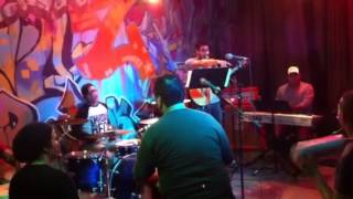 A Las Doce Menos Diez (Cover #Carlos Vves)