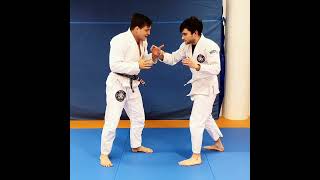 Utilize the Attacker’s Force with Cross Grip Yoko Guruma