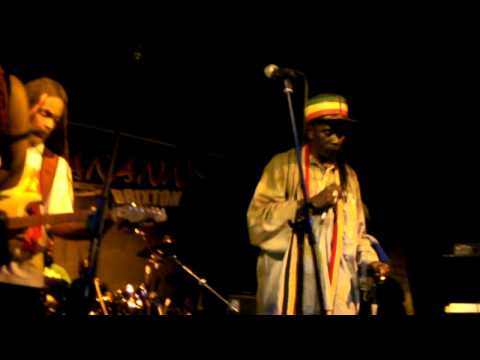 Everton Blender/Ghetto People Song (Live!) - 29th Aug 2010 - The Hootananny, Brixton