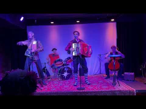 Mother Bitches the Pot